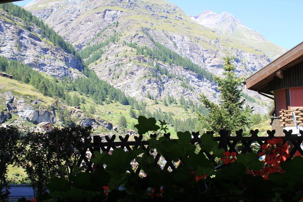 Ferienwohnung Haus Pan Zermatt Zimmer foto